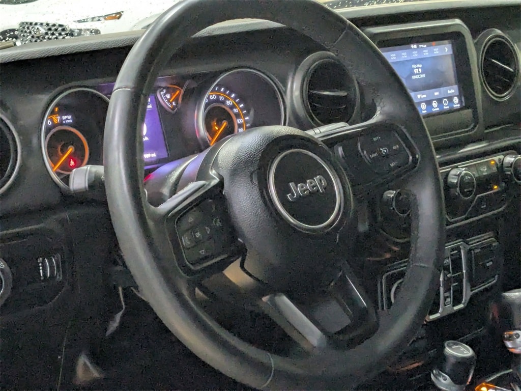 Thumbnail: 2023 Jeep Gladiator - 15