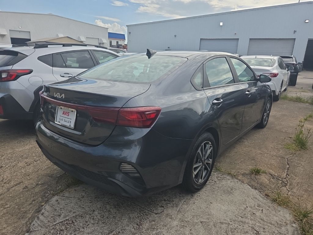 Thumbnail: 2024 Kia Forte - 9