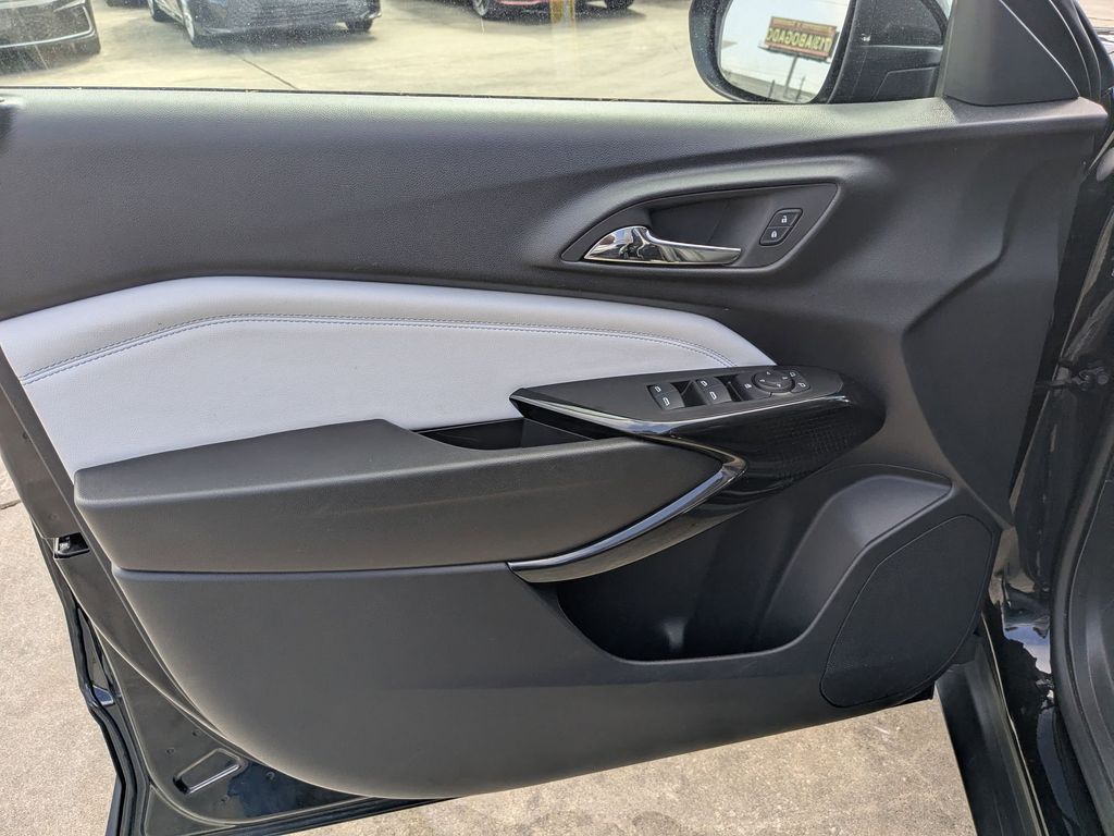 Thumbnail: 2025 Chevrolet Trax - 11