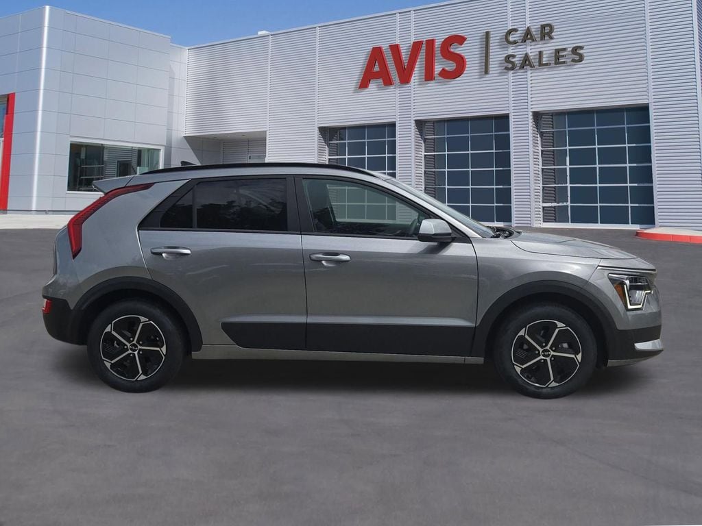 Thumbnail: 2025 Kia Niro - 5