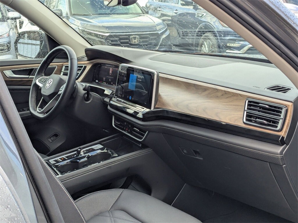 Thumbnail: 2025 Volkswagen Atlas - 32