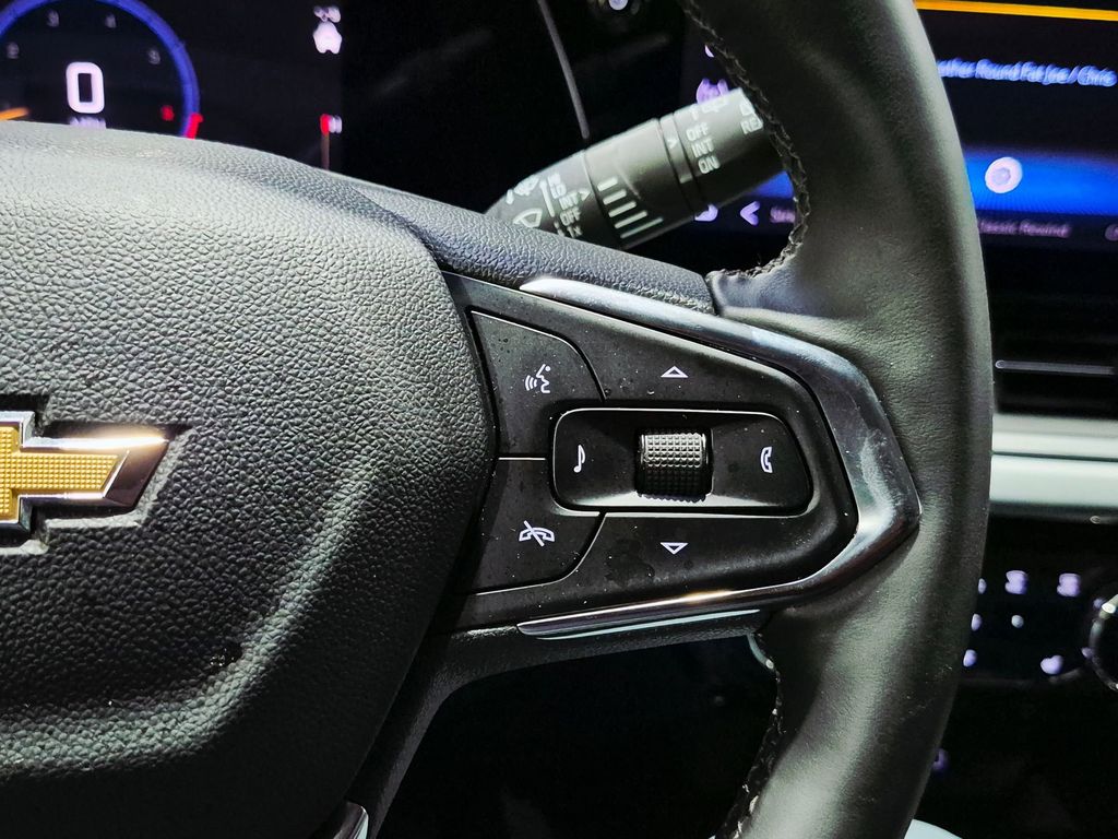 Thumbnail: 2025 Chevrolet Trax - 17