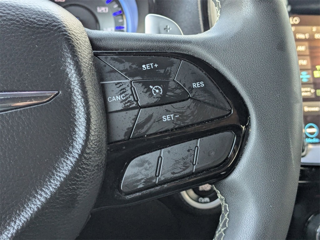 Thumbnail: 2023 Chrysler 300 - 17