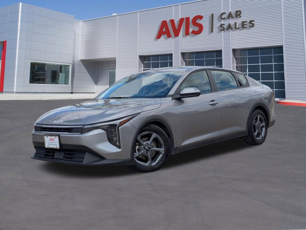 2025 Kia K4 LXS