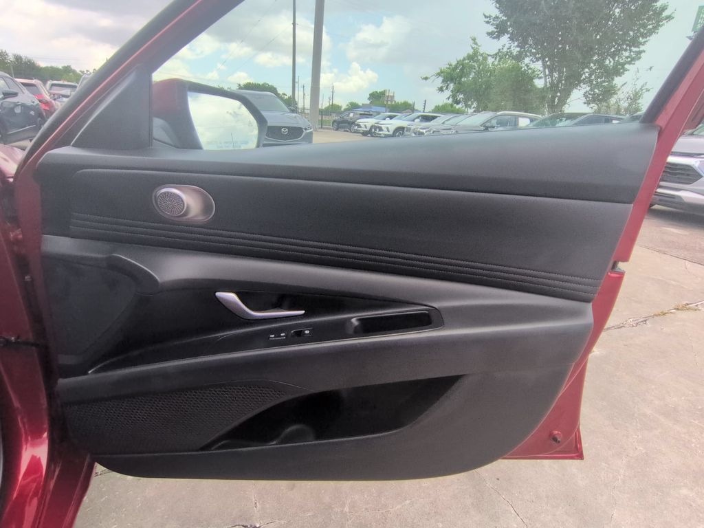 Thumbnail: 2025 Hyundai Elantra - 33