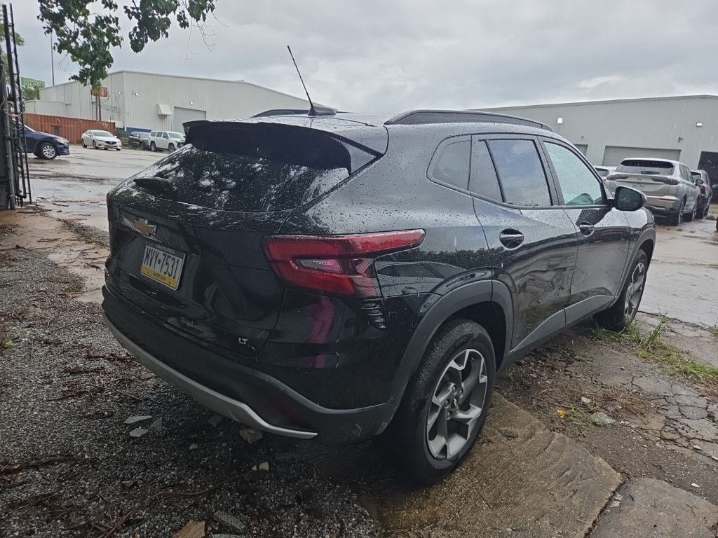 Thumbnail: 2025 Chevrolet Trax - 8