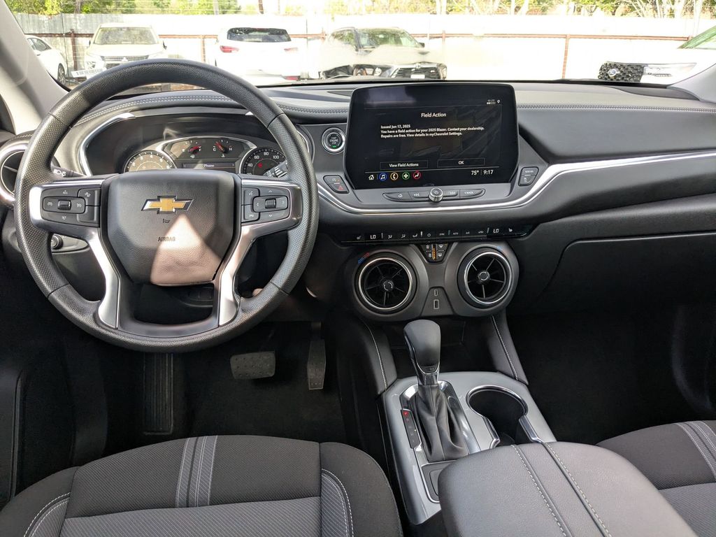 Thumbnail: 2025 Chevrolet Blazer - 26