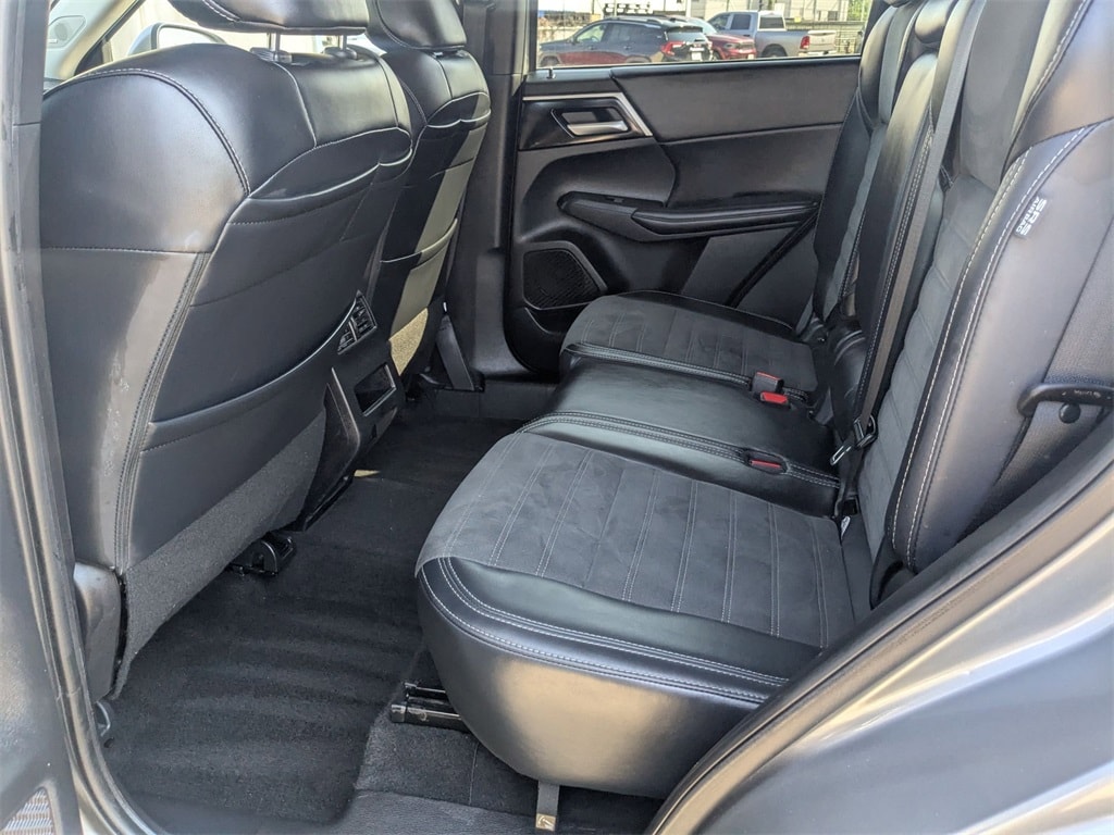 Thumbnail: 2024 Mitsubishi Outlander - 27