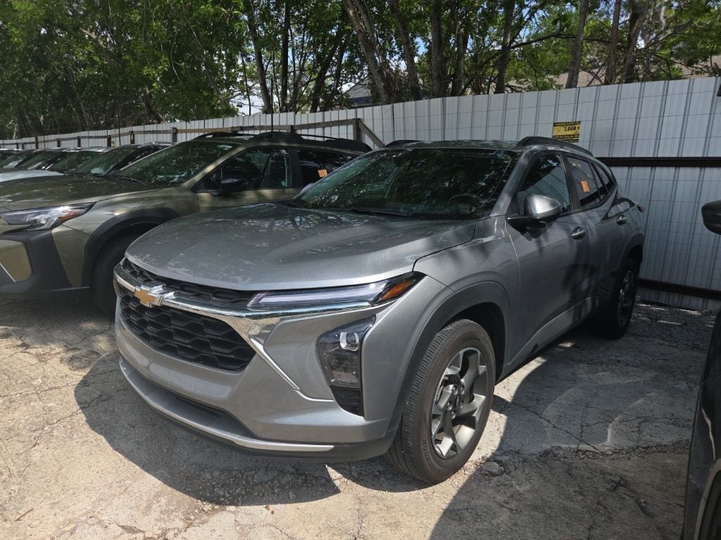 2025 Chevrolet Trax LT's photo
