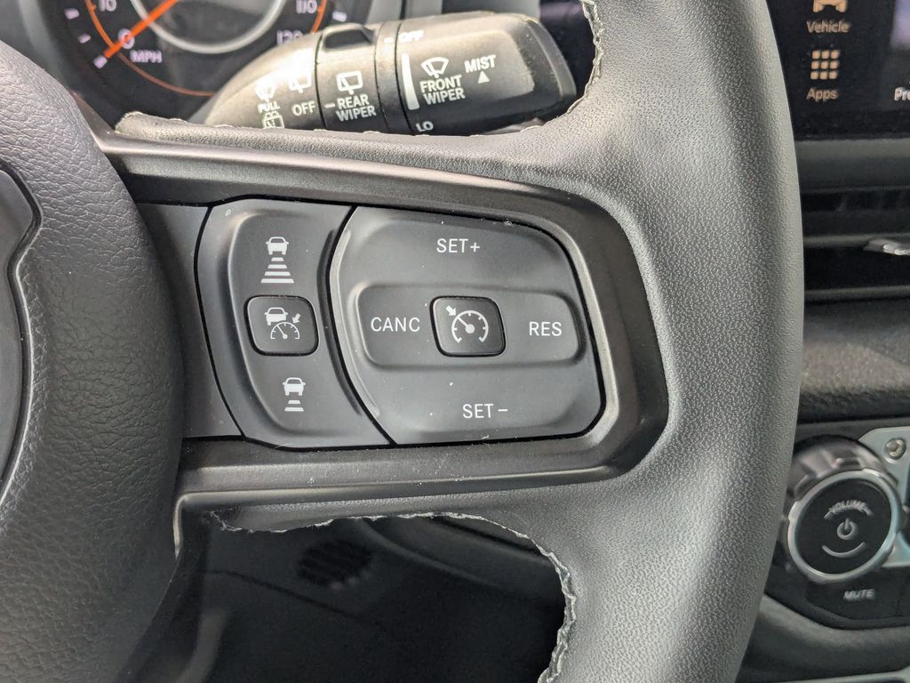 Thumbnail: 2025 Jeep Wrangler - 17