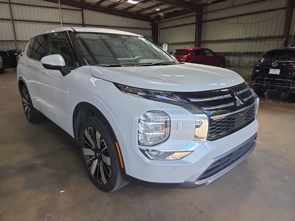 Thumbnail: 2025 Mitsubishi Outlander - 6