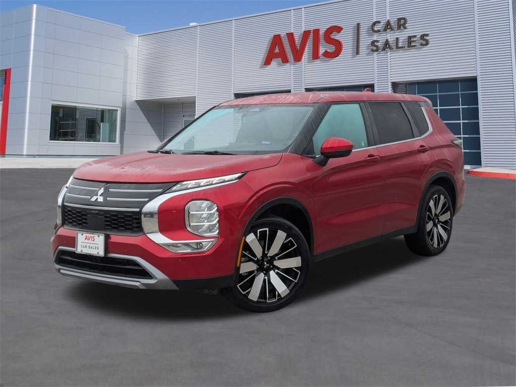 2025 Mitsubishi Outlander SE's photo