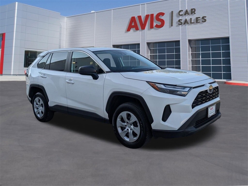 2025 Toyota RAV4 LE photo 2