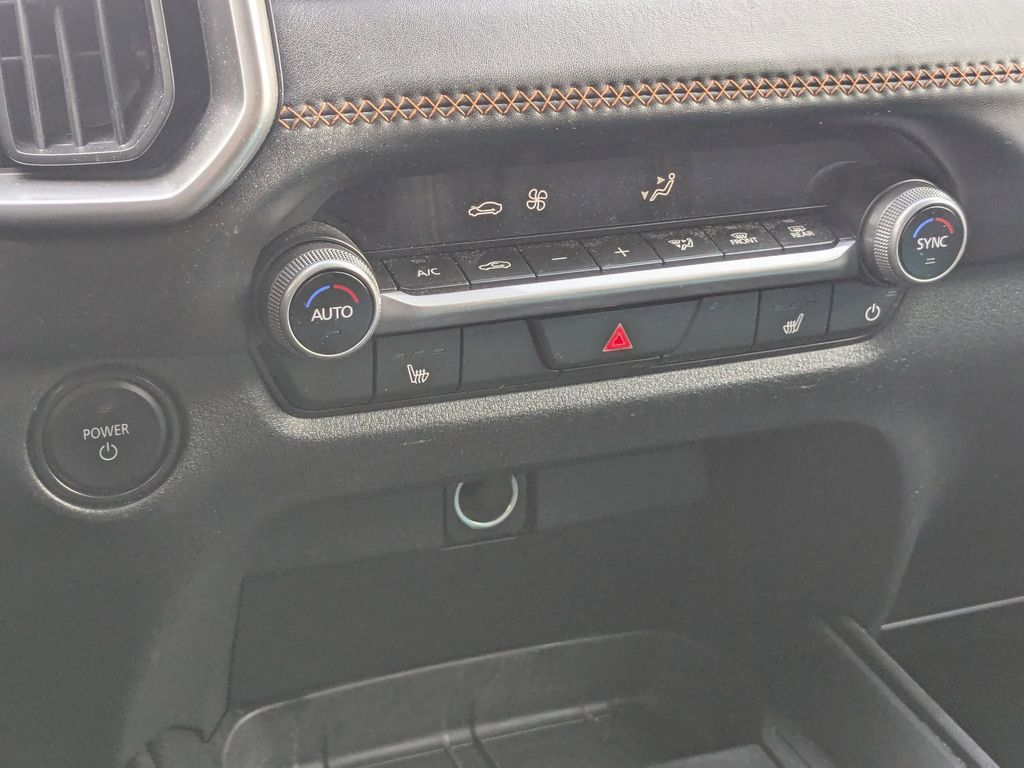 Thumbnail: 2025 Mazda CX-50 - 22