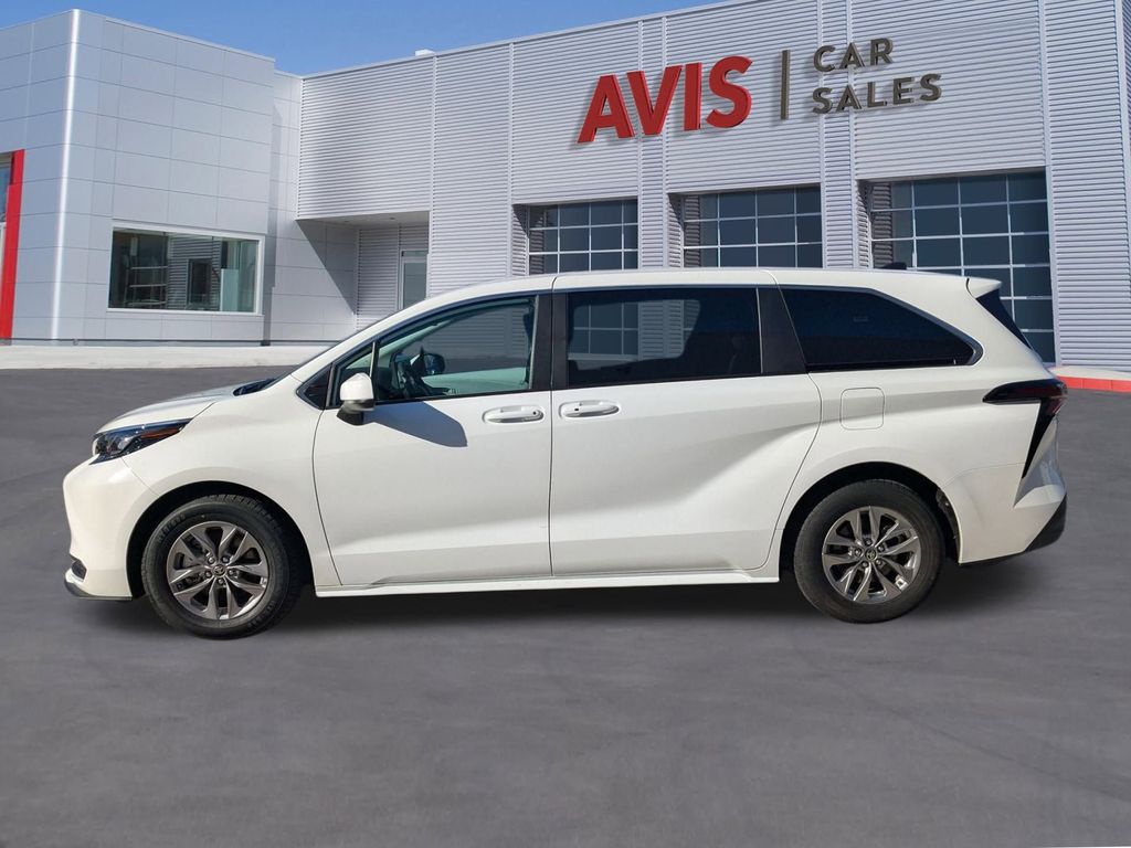 Thumbnail: 2025 Toyota Sienna - 10