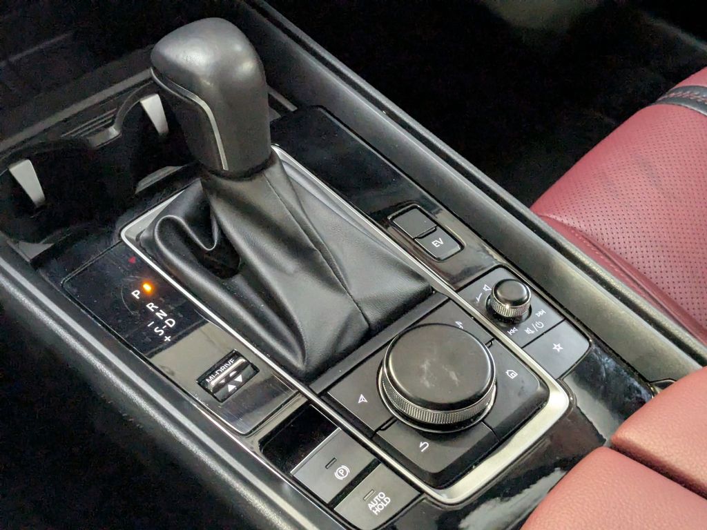 Thumbnail: 2025 Mazda CX-50 - 17