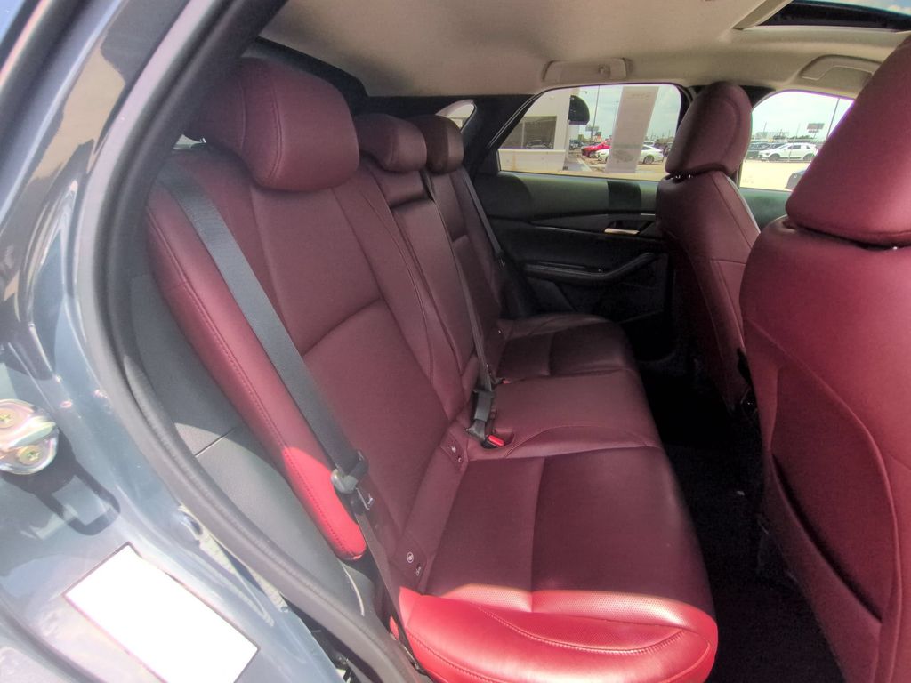 2025 Mazda CX-30 Carbon Edition - Photo 29