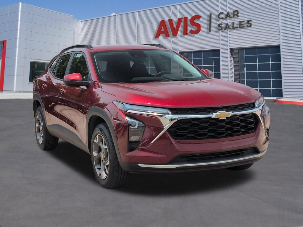 Thumbnail: 2025 Chevrolet Trax - 3
