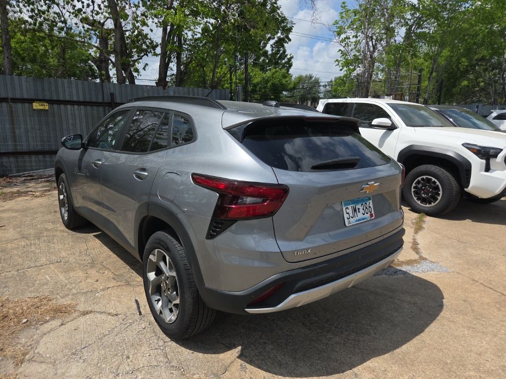 Thumbnail: 2025 Chevrolet Trax - 9