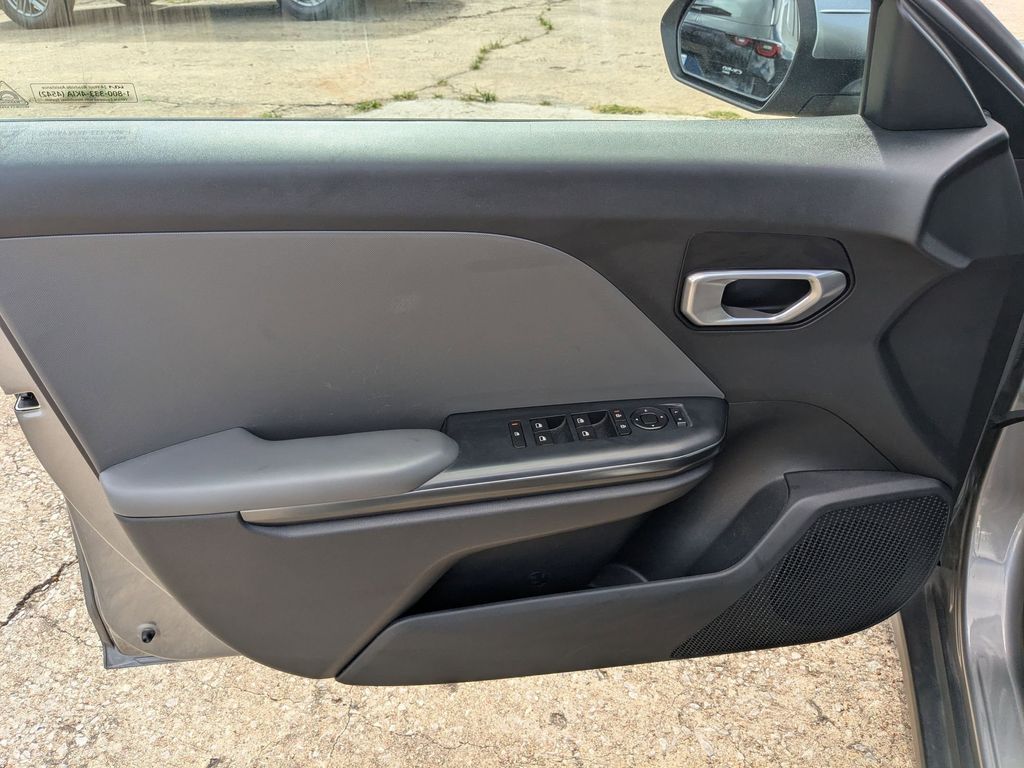 Thumbnail: 2025 Kia K4 - 11