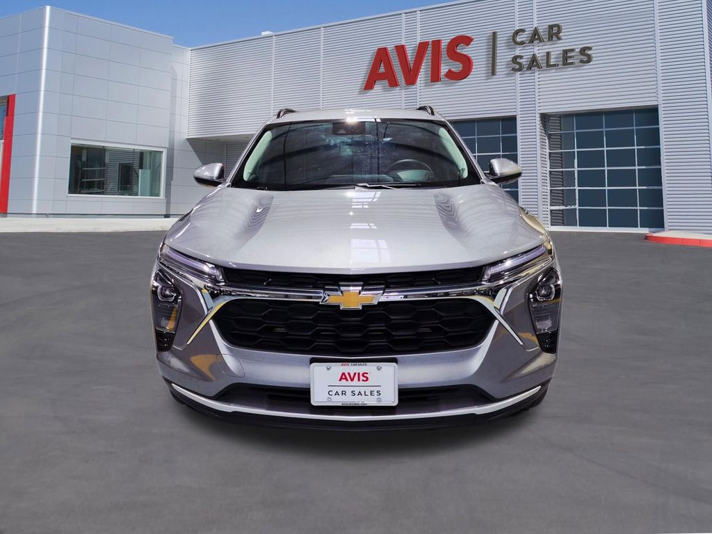 Thumbnail: 2025 Chevrolet Trax - 2