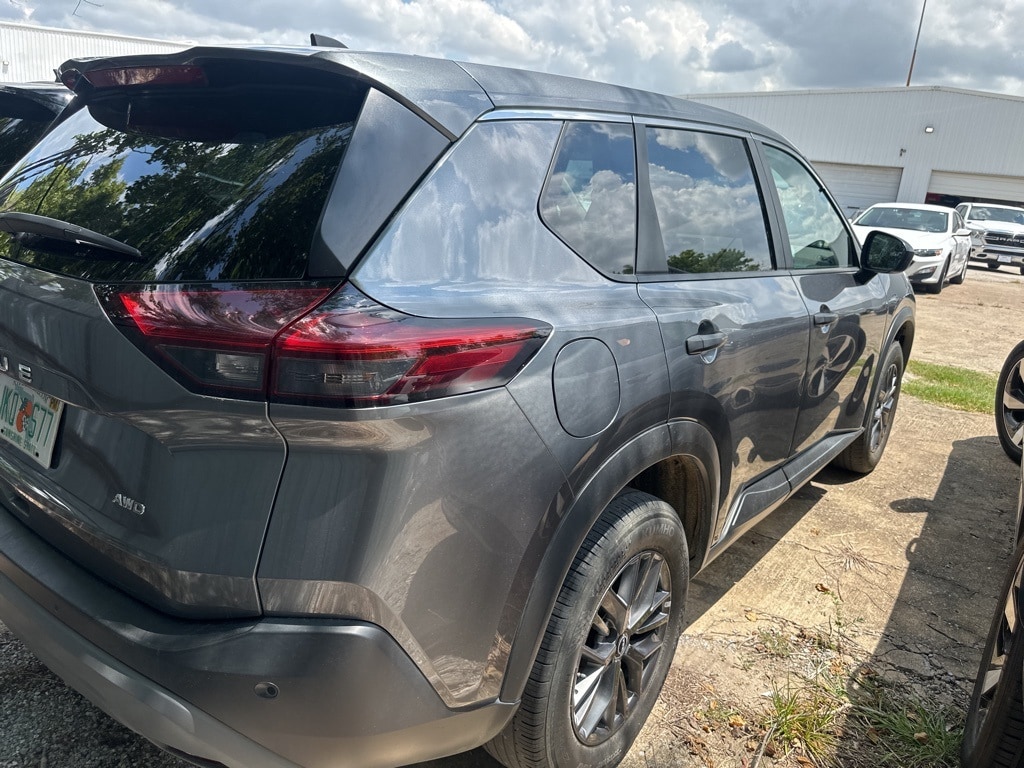 Thumbnail: 2023 Nissan Rogue - 4