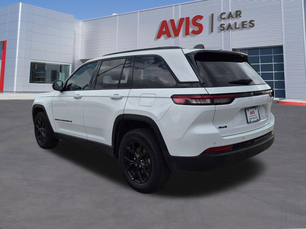 Thumbnail: 2025 Jeep Grand Cherokee - 9
