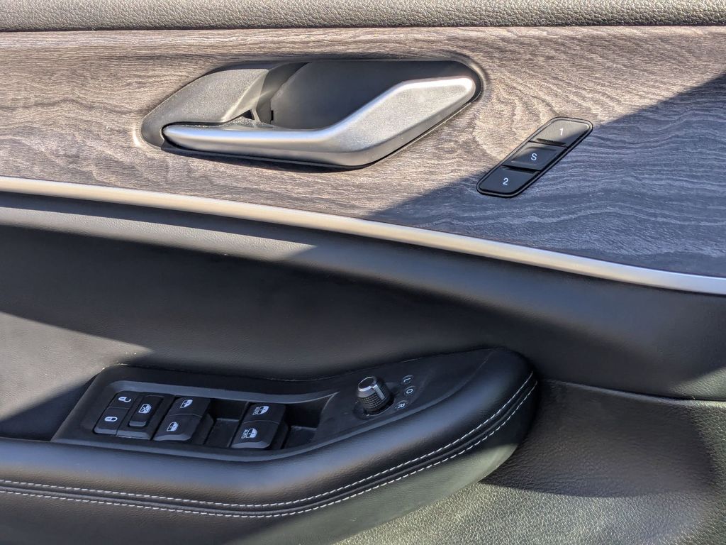 Thumbnail: 2024 Jeep Grand Cherokee L - 13