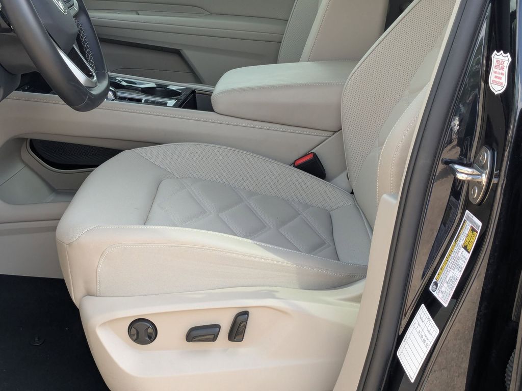 Thumbnail: 2025 Volkswagen Atlas - 23