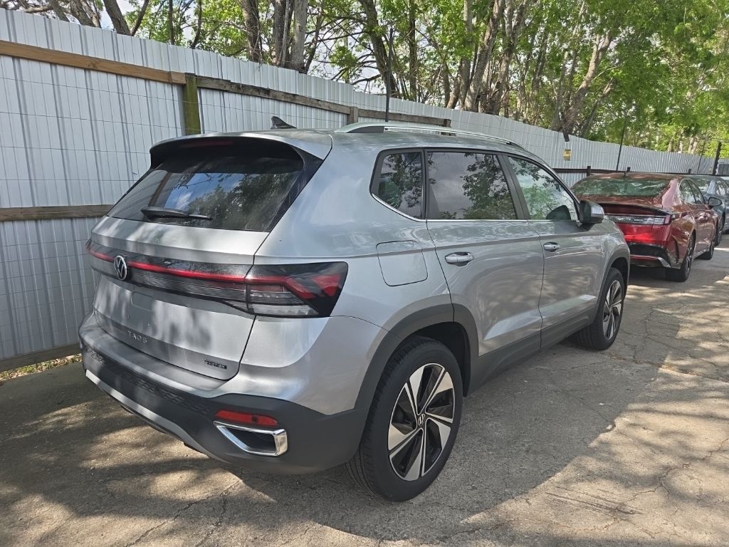 Thumbnail: 2025 Volkswagen Taos - 11