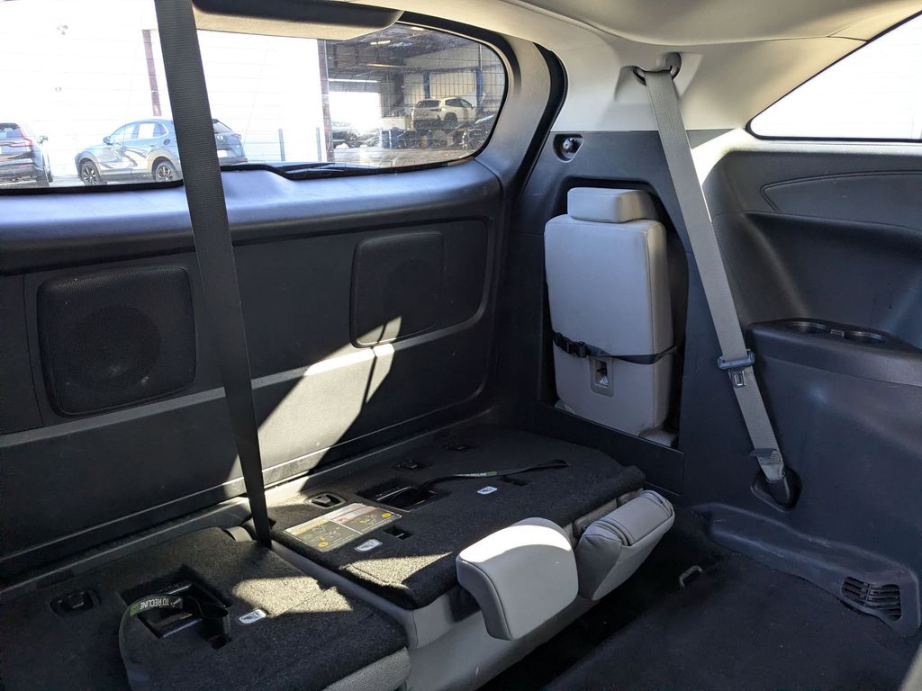 Thumbnail: 2025 Toyota Sienna - 28