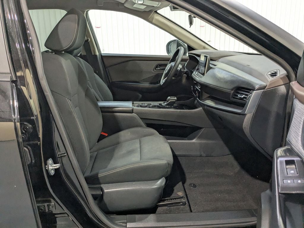 Thumbnail: 2023 Nissan Rogue - 31