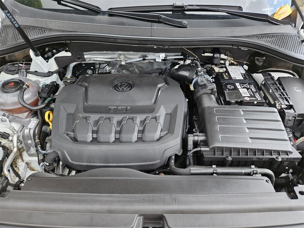 Thumbnail: 2024 Volkswagen Tiguan - 24