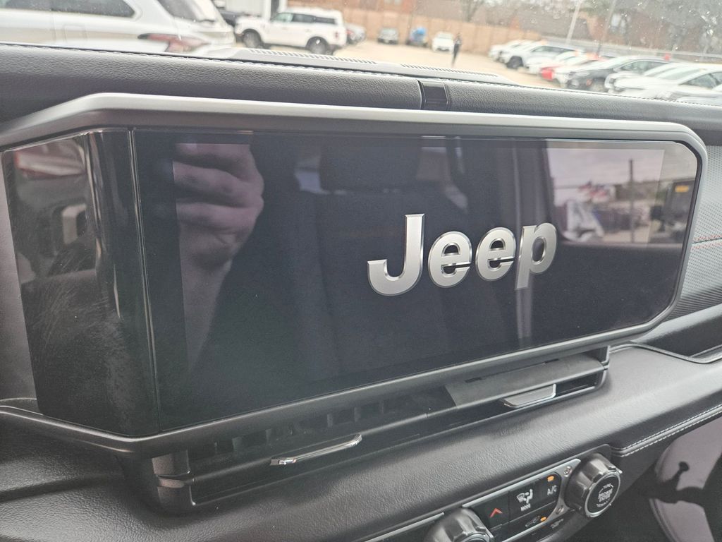 Thumbnail: 2025 Jeep Wrangler - 19