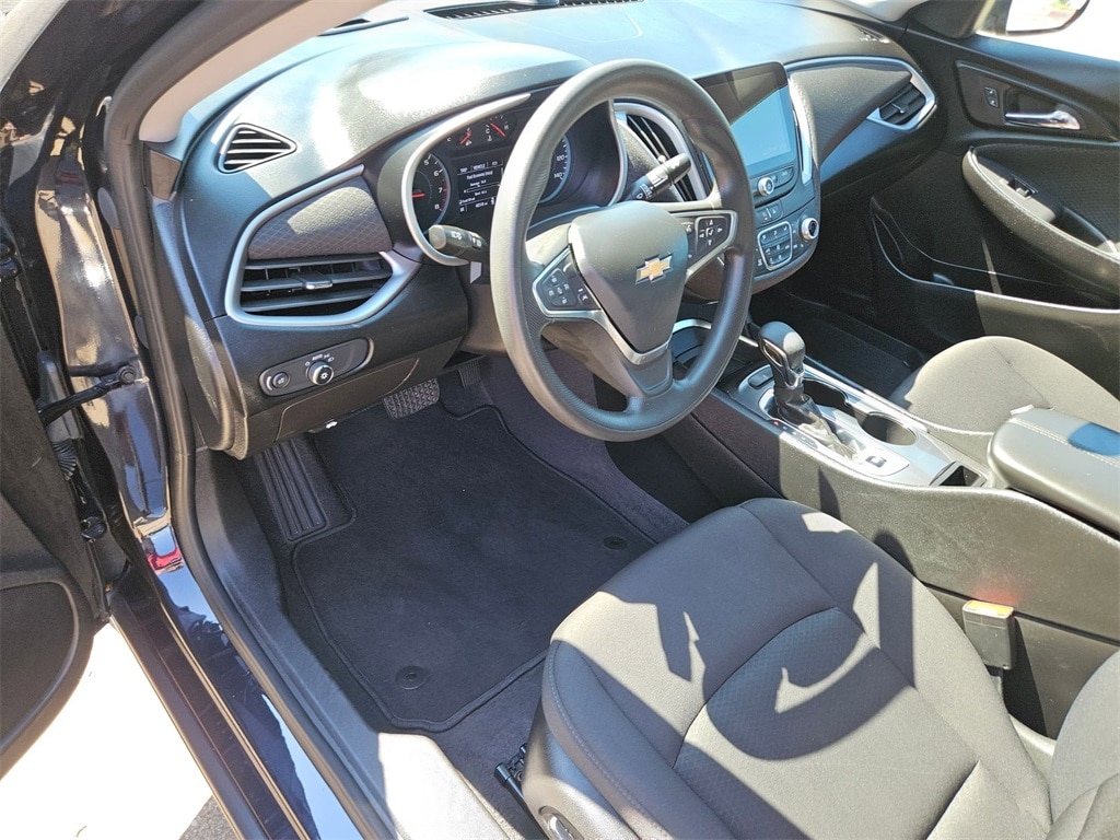 Thumbnail: 2023 Chevrolet Malibu - 19