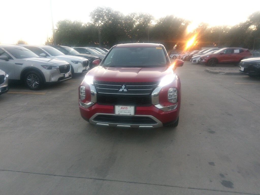 Thumbnail: 2024 Mitsubishi Outlander - 5
