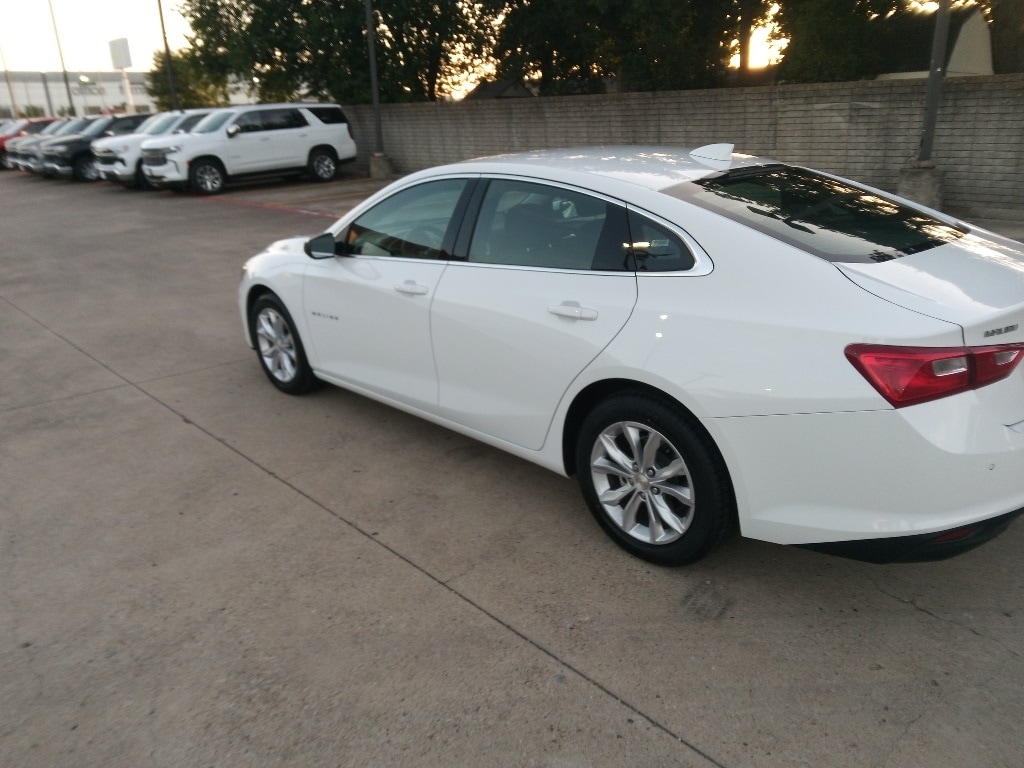 Thumbnail: 2024 Chevrolet Malibu - 4