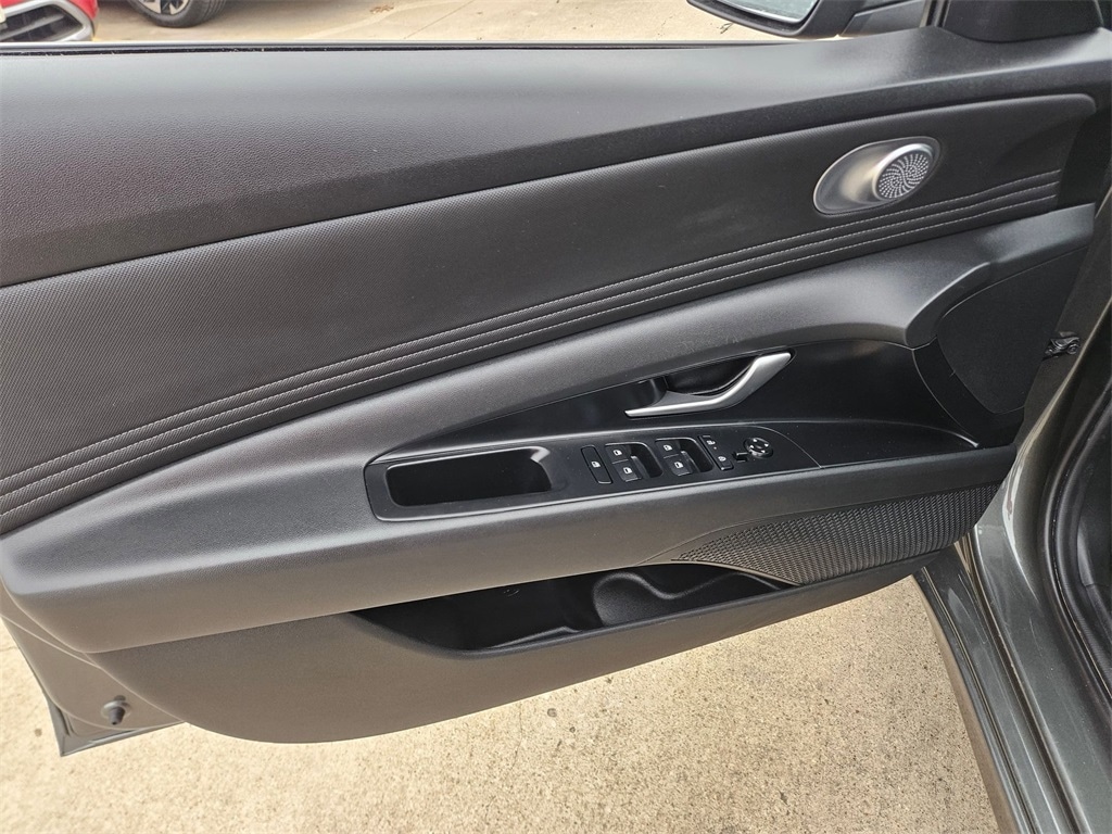 Thumbnail: 2025 Hyundai Elantra - 14