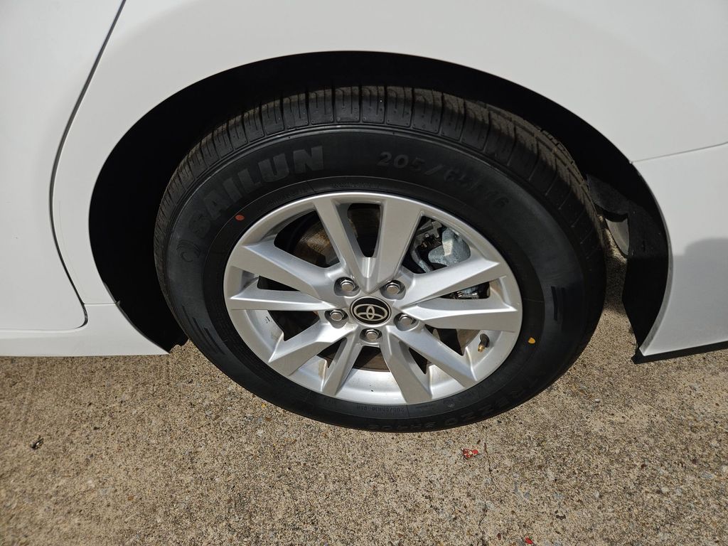 Thumbnail: 2025 Toyota Camry - 25