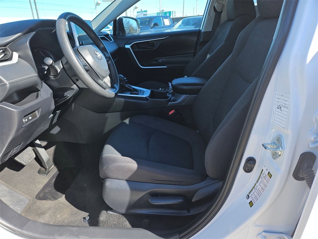 Thumbnail: 2024 Toyota RAV4 - 11