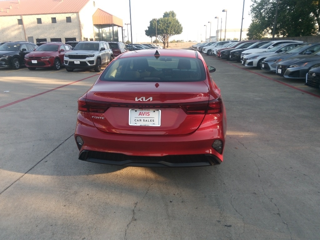 Thumbnail: 2024 Kia Forte - 5
