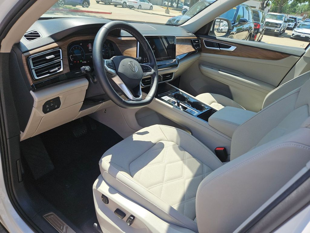 Thumbnail: 2025 Volkswagen Atlas - 13