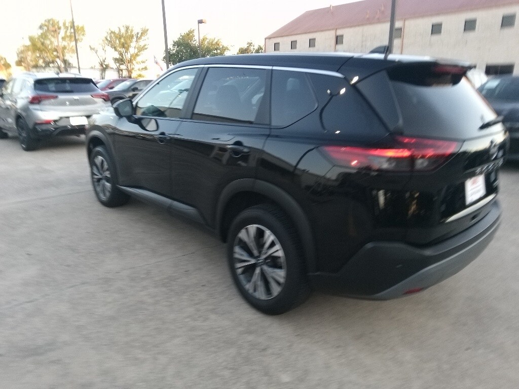 2023 Nissan Rogue SV photo 4