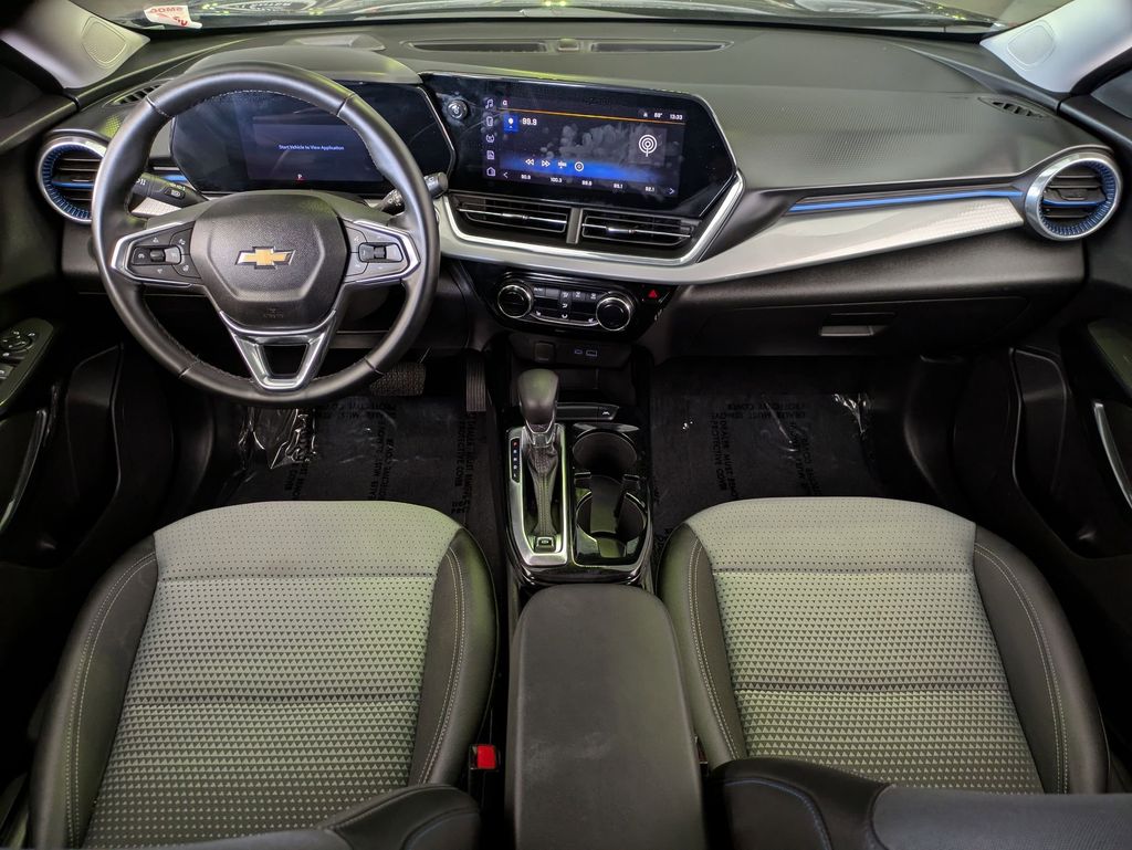 Thumbnail: 2025 Chevrolet Trax - 25