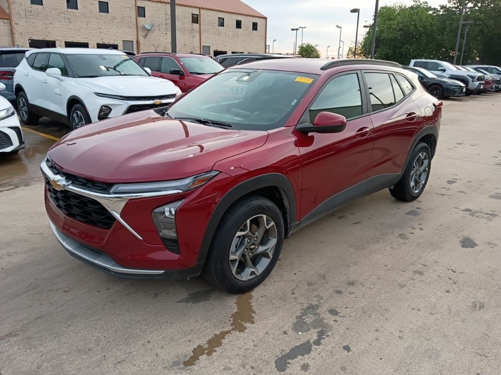 Thumbnail: 2025 Chevrolet Trax - 1