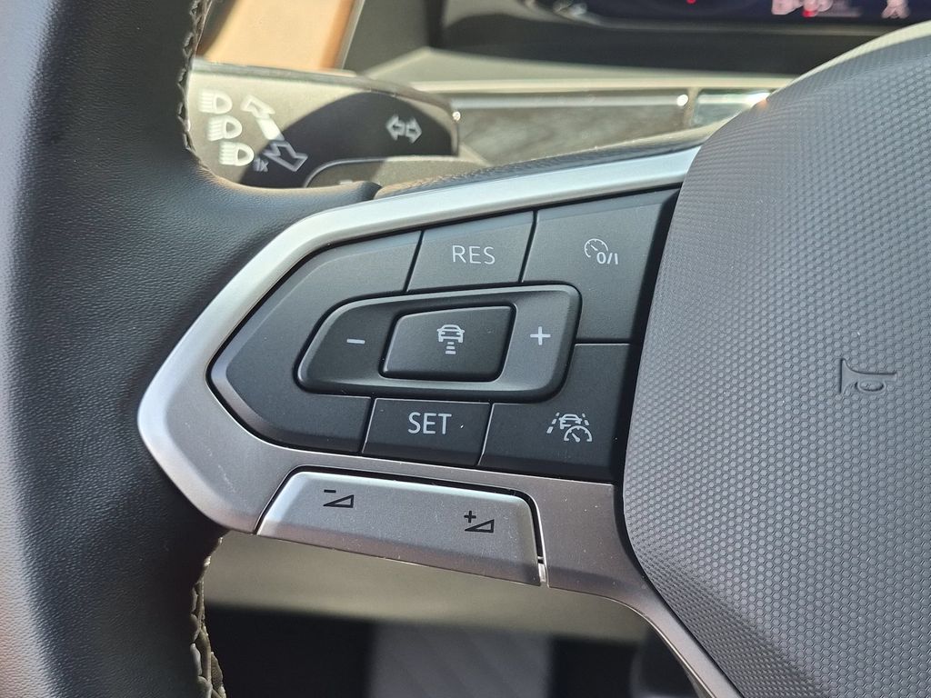 2025 Volkswagen Atlas SE w/Tech - Photo 20