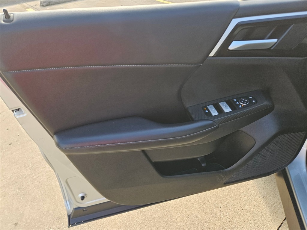 Thumbnail: 2024 Mitsubishi Outlander - 14