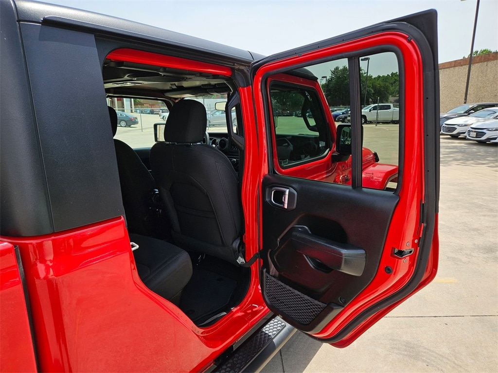Thumbnail: 2023 Jeep Gladiator - 25