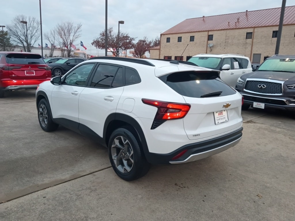 Thumbnail: 2025 Chevrolet Trax - 12