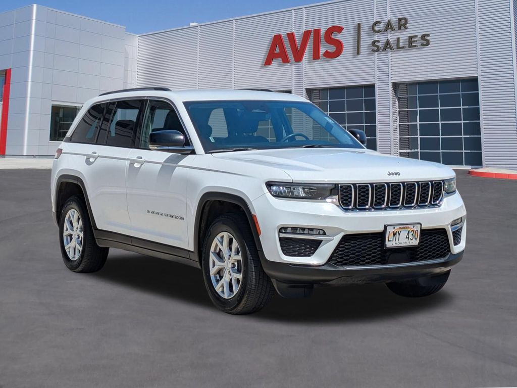 Thumbnail: 2023 Jeep Grand Cherokee - 3